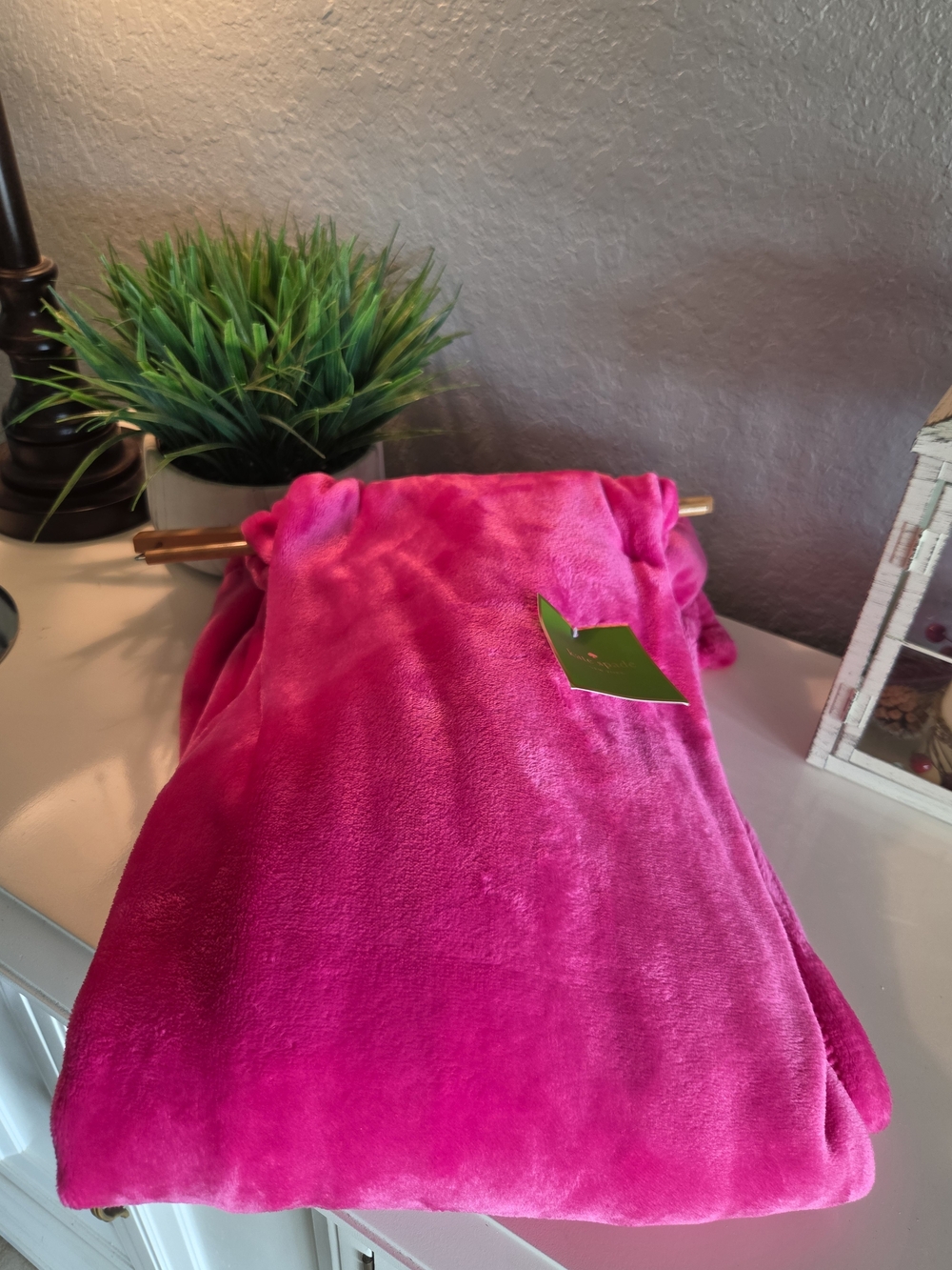 Kate Spade Bright Hot Pink Plush Throw Blanket